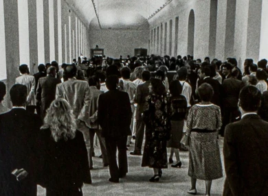 Reconstrucción realizada por la fotógrafa Cristina Rocha en octubre de 2025 a partir de la fotografía de Rafael Sanz Lobato de 1986 coincidiendo con la inauguración del CARS, propiedad del Archivo Carmen Jiménez