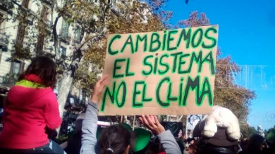 Manifestantes por un mundo sostenible, 2017. Fotografía: Ecologistes en Acció