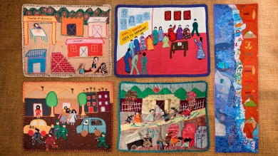 Conjunto de cinco arpilleras realizadas en Chile en la década de 1980 y 2009, una de ellas donada por Roberta Bacic. Depósito indefinido de la Fundación Museo Reina Sofía, 2023. Fotocollage: Roser Corbera © Conflict Textiles