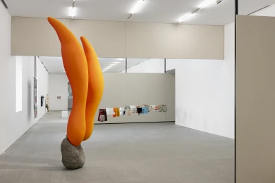 Vista de la Sala 12 Las auras frías, en Colección. Arte contemporáneo: 1975 - presente. Museo Reina Sofía, 2026