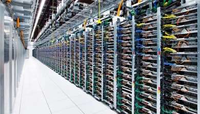 Granja de servidores de Google dedicada al almacenamiento del Big Data. Fotografía, 2016