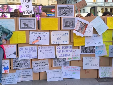 Imágenes de la concentración “¡NO al Pacto Europeo de Migración y Asilo. En lucha contra las políticas inhumanas y racistas!”, 11 de abril de 2024, Plaza de Callao, Madrid. Fotografía: Red Solidaria de Acogida