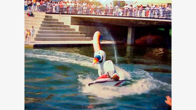 Curro por el Lago de España en moto, Sevilla, Expo 92