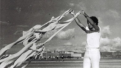 Artur Barrio. P…H…1969. Situación realizada en el exterior del MAM Museo de Arte Moderno de Rio de Janeiro. Archivo Artur Barrio. Fotografía de César Carneiro