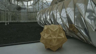 Vista de sala de la exposición. Funcionamiento silencioso. Olafur Eliasson, 2003