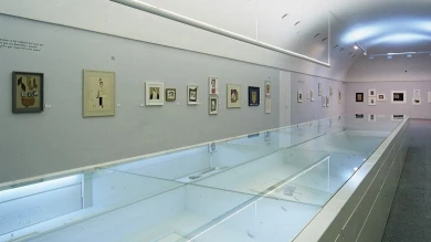 Vista de sala de la exposición. Gerardo Rueda. collages, 1997