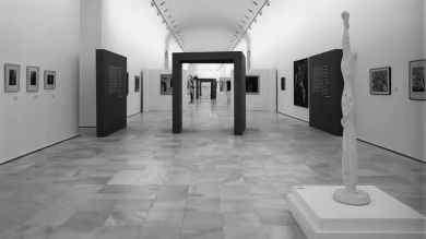 Vista de sala de la exposición El surrealismo en España 1924-1939, 1994