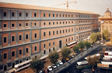 Vista de la fachada del Edificio Sabatini