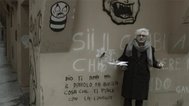 Fotograma de la película Comunismo Futuro (2017), de Andrea Gropplero protagonizada por Franco Berardi Bifo