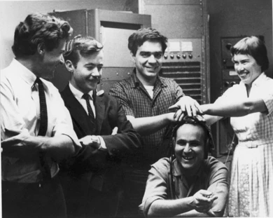 Group photo. San Francisco Tape Music Center. From left to right: Tony Martin, William Maginnis, Ramón Sender, Morton Subotnick and Pauline Oliveros