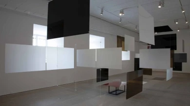 Vista de la instalación An Exhibit en las salas del museo